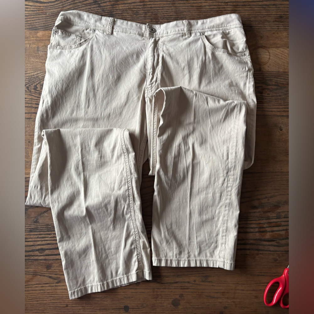 Men's Classic Tan Chinos